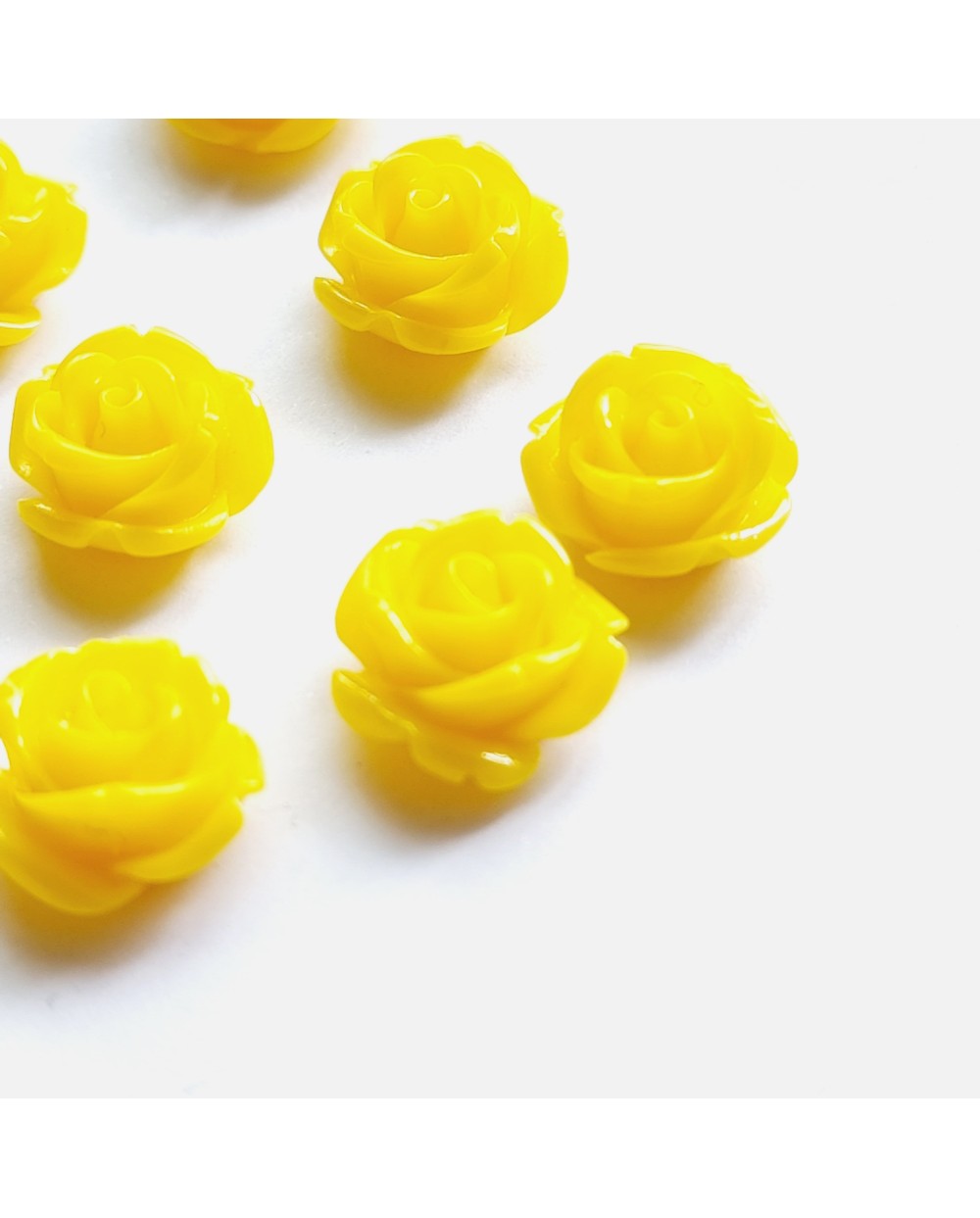 Akrilinė gėlytė rožė kabošonas geltonos sp. 14x8mm