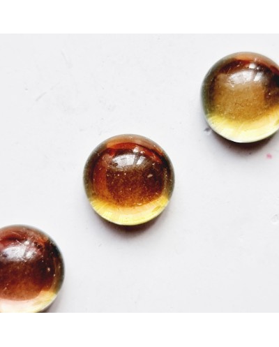 Čekiško stiklo kabošonas žalsvai  geltonas, 10 mm, 1 vnt.