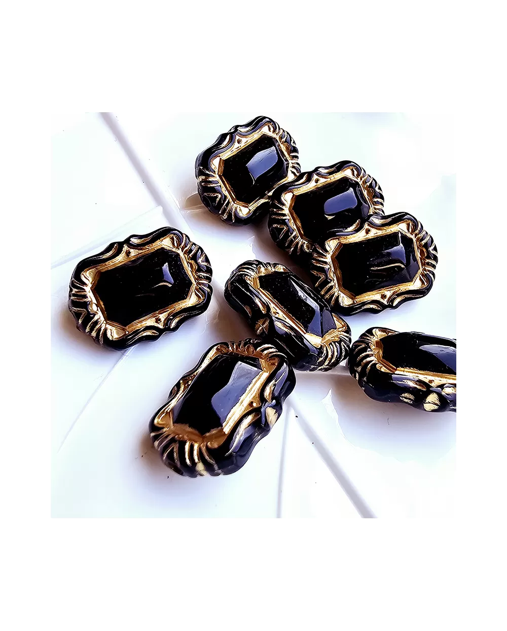 Vintažiniai juodi akrilo karoliukai 17x14 mm, 4 vnt.