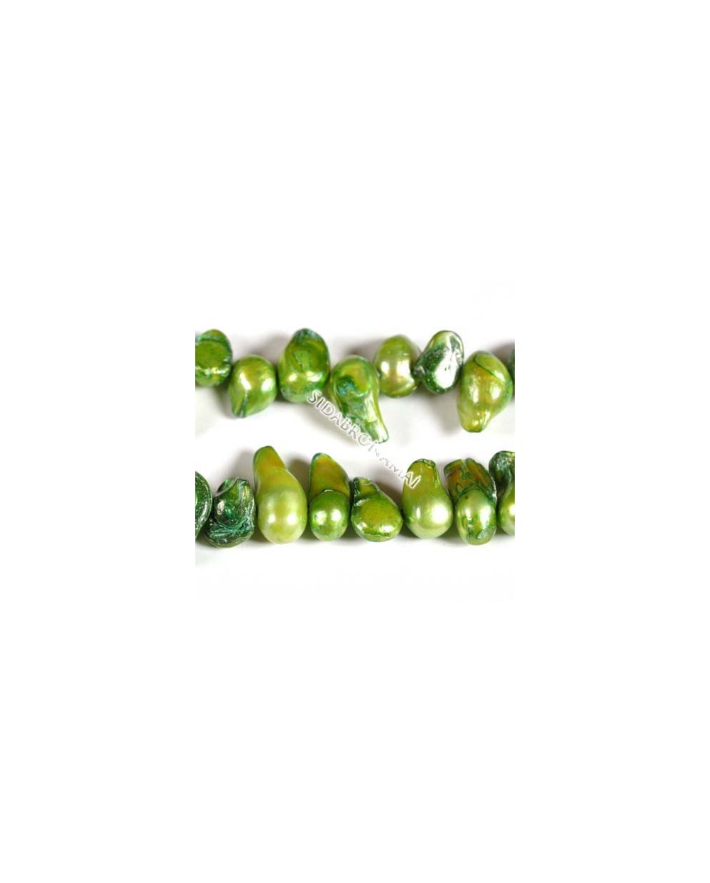 Perlai keši žalios salotinės spalvos skirtingų dydžių